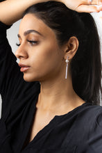 Load image into Gallery viewer, Ava Pearl Earrings