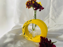 Load image into Gallery viewer, Round Yellow Vase
