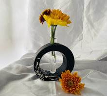 Load image into Gallery viewer, Round Black Vase