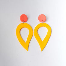 Load image into Gallery viewer, Tear drop earrings - Yellow