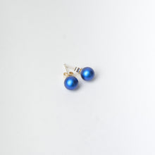 Load image into Gallery viewer, Dark blue Swarovski pearl stud earrings
