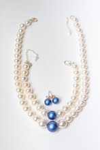 Load image into Gallery viewer, Swarovski Iridescent Dark Blue pearl jewellery set
